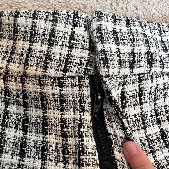 AARON & Amber Women’s Black and White High Waisted Shorts Size Large - Picture 2 of 9